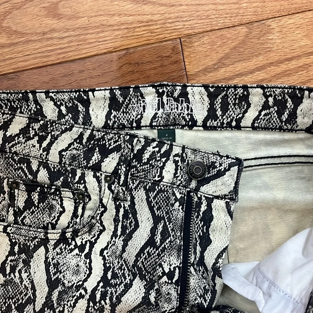 printed pants - Picture 2 of 3